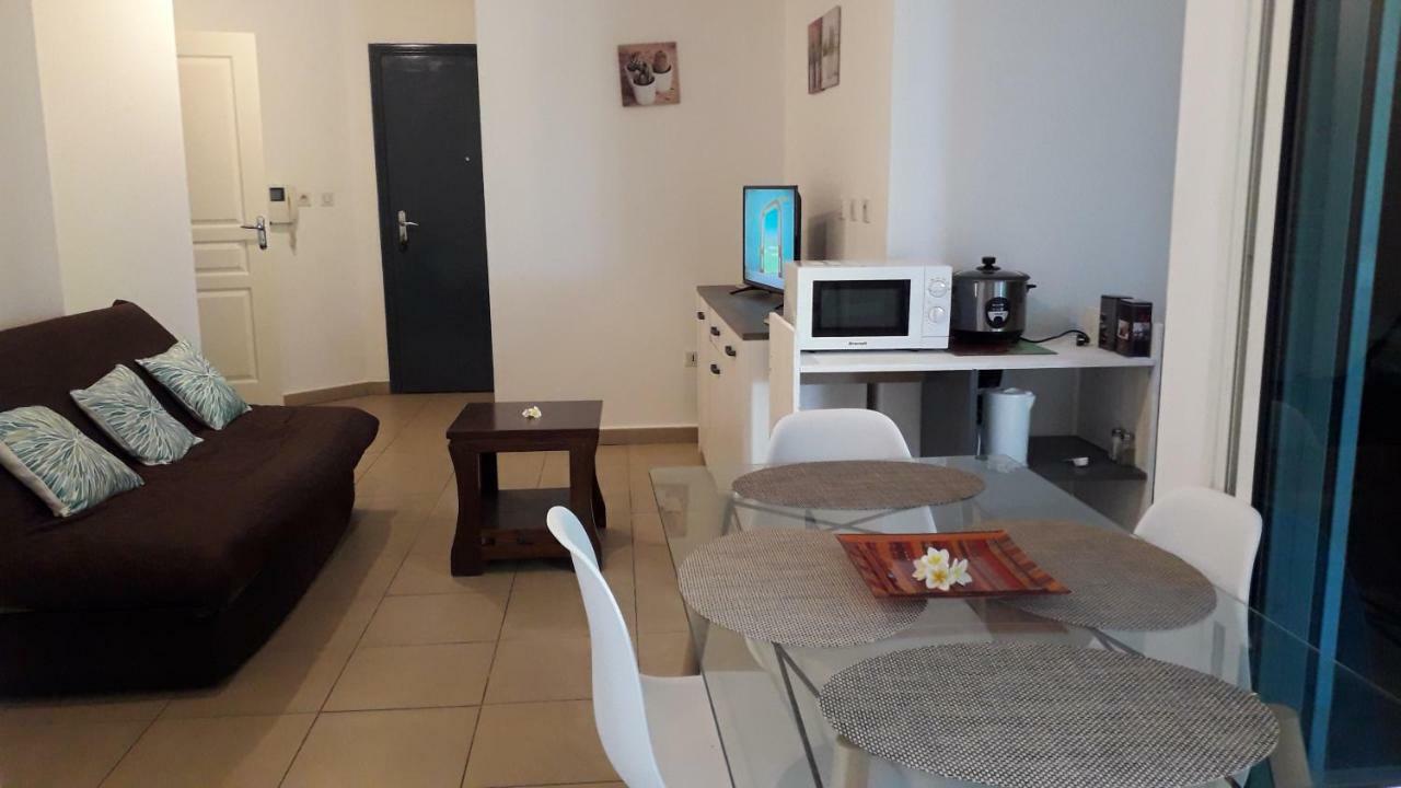Au Petit Dodo Apartment Saint Pierre Bagian luar foto