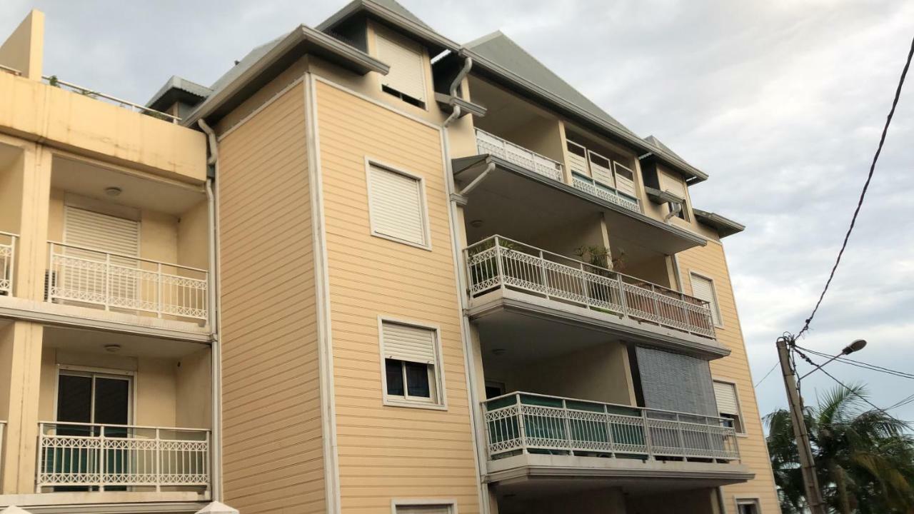 Au Petit Dodo Apartment Saint Pierre Bagian luar foto